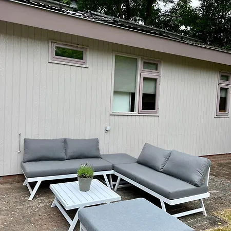 Luxe Boshuisje Met Prive Wellness & Jacuzzi Op De Veluwe 公寓
