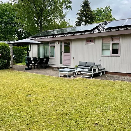 Luxe Boshuisje Met Prive Wellness & Jacuzzi Op De Veluwe Apartmán