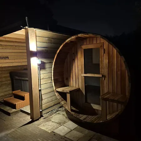 Luxe Boshuisje Met Prive Wellness & Jacuzzi Op De Veluwe شقة