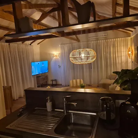 Luxe Boshuisje Met Prive Wellness & Jacuzzi Op De Veluwe شقة
